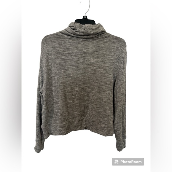 LIKE NEW Athleta Women’s Cowl Neck Sweatshirt - Marl Grey Heather - Size: MP - Picture 5 of 9